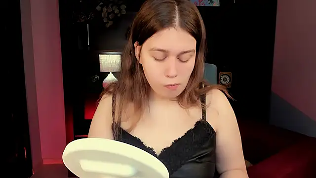 FioraMarmoris online show from February 4, 5:35 am