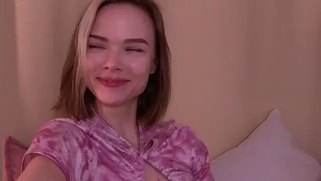 Eva Natsumi online show from February 3, 2:02 pm