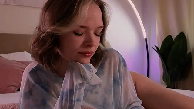 Eva Natsumi online show from February 12, 9:31 am