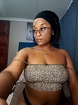 Queen-Chocolate online show from November 5, 12:43 am