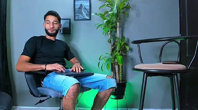 Damian 022 online show from March 3, 9:48 pm