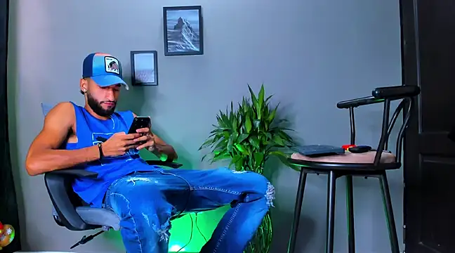 Damian 022 online show from March 12, 5:17 pm