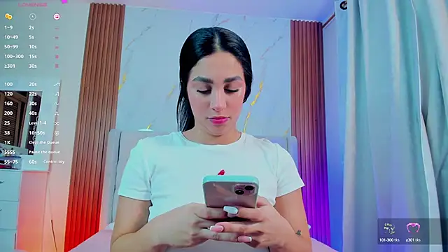 amelie leigh online show from February 5, 1:15 am