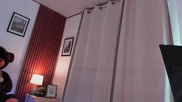 Snapshot of angeli_sexi chatting on May 31, 12:30 am angeli sexi online show from May 31, 12:30 am