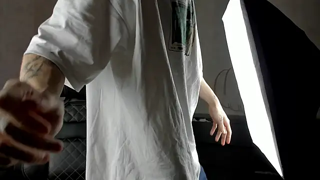 MasonWarholl online show from December 12, 3:27 pm