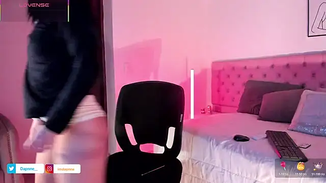 Dapnne  online show from December 1, 4:39 am