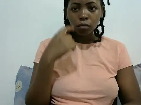 nelly shyn online show from December 4, 9:01 pm