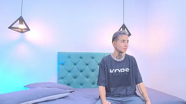 Tinny and Candy online show from March 13, 1:07 pm