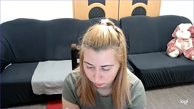 VioletaFlower7 online show from February 22, 8:18 am