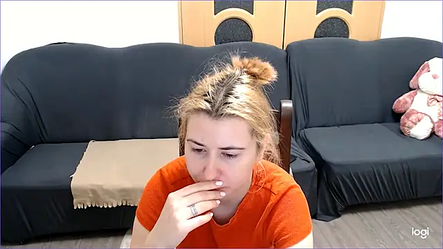 VioletaFlower7 online show from March 10, 5:50 pm