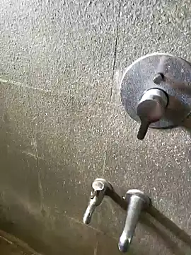 Snapshot of Aunty_Loverboy69 chatting on September 15, 6:13 am Aunty Loverboy69 online show from September 15, 6:13 am