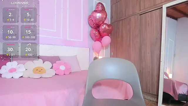 Snapshot of OraLarson chatting on March 18, 1:09 pm OraLarson online show from March 18, 1:09 pm