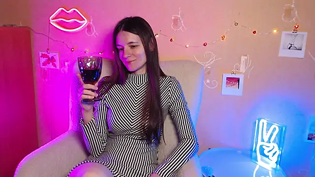 Snapshot of Wonder_woman24 chatting on September 27, 8:36 pm Wonder woman24 online show from September 27, 8:36 pm