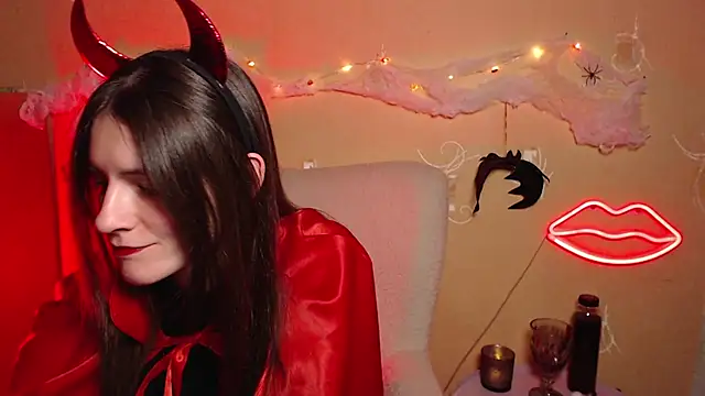 Snapshot of Wonder_woman24 chatting on October 25, 7:19 pm Wonder woman24 online show from October 25, 7:19 pm