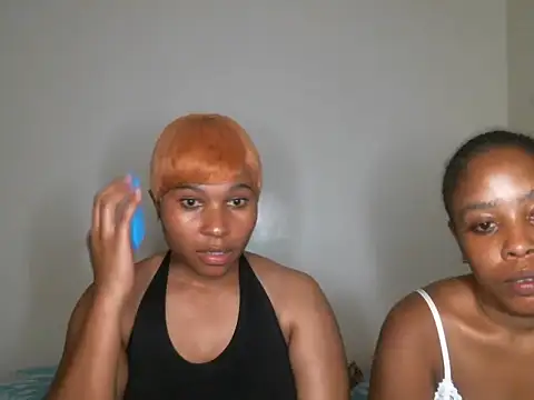 R-thequeen online show from February 13, 8:34 pm