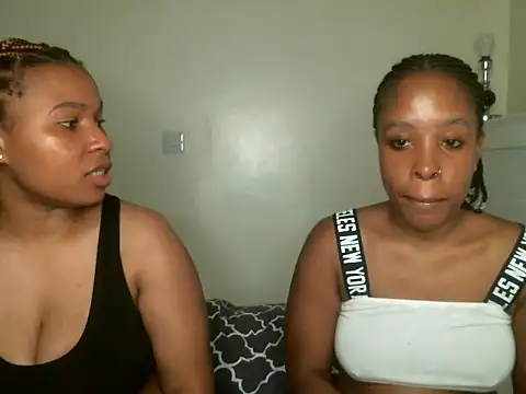 R-thequeen online show from March 11, 9:48 pm