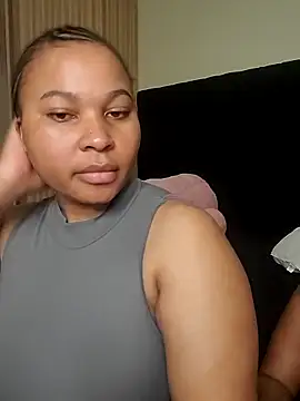 R-thequeen online show from June 19, 1:43 am
