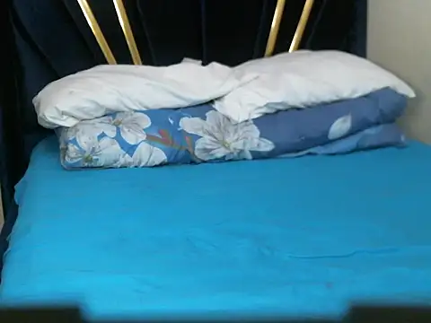 petite 12 online show from October 8, 7:28 am