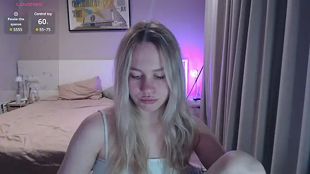 annabel8 online show from December 6, 7:45 pm