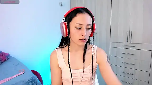 Snapshot of liaqueen610 chatting on December 13, 8:26 pm liaqueen610 online show from December 13, 8:26 pm