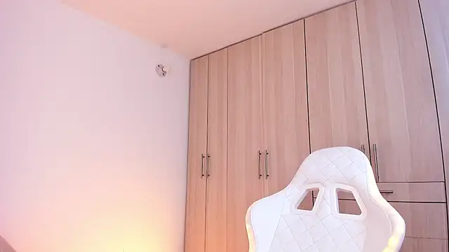 Snapshot of liaqueen610 chatting on December 19, 9:38 pm liaqueen610 online show from December 19, 9:38 pm