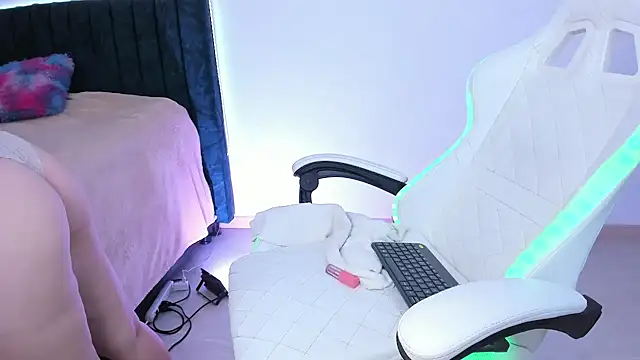 Snapshot of liaqueen610 chatting on January 13, 3:01 am liaqueen610 online show from January 13, 3:01 am