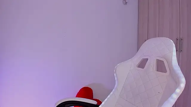 Snapshot of liaqueen610 chatting on February 6, 9:38 pm liaqueen610 online show from February 6, 9:38 pm