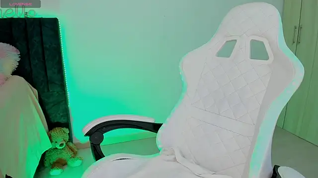 Snapshot of liaqueen610 chatting on February 9, 11:46 pm liaqueen610 online show from February 9, 11:46 pm