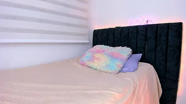 Snapshot of liaqueen610 chatting on February 25, 2:36 am liaqueen610 online show from February 25, 2:36 am