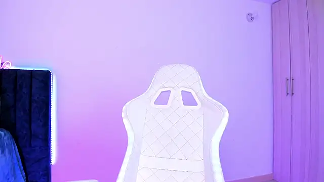 Snapshot of liaqueen610 chatting on February 26, 2:26 am liaqueen610 online show from February 26, 2:26 am