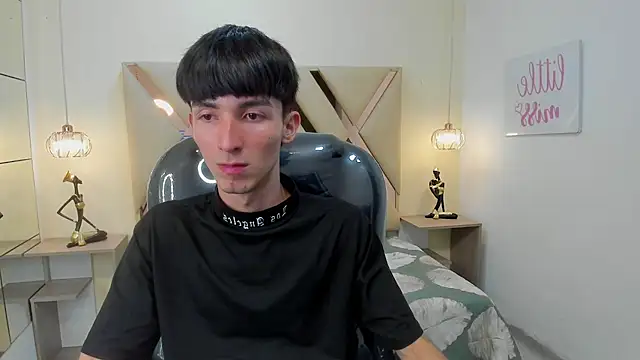 Snapshot of Jake_evans chatting on December 17, 7:53 pm Jake evans online show from December 17, 7:53 pm