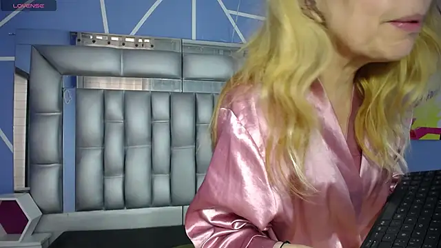 sophia ny online show from September 12, 1:33 pm