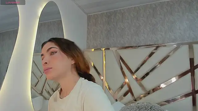 Snapshot of Mia_Parissi chatting on December 19, 2:02 pm Mia Parissi online show from December 19, 2:02 pm