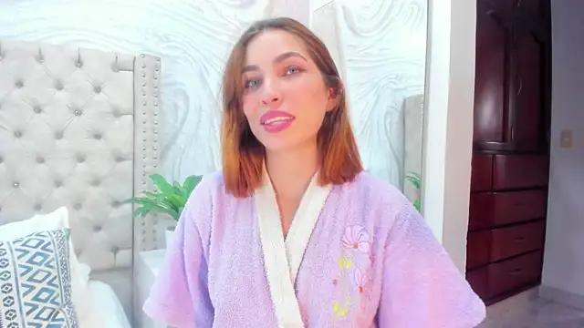 Snapshot of Mia_Parissi chatting on January 11, 6:01 pm Mia Parissi online show from January 11, 6:01 pm