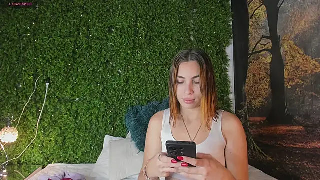 Snapshot of Mia_Parissi chatting on February 11, 1:09 pm Mia Parissi online show from February 11, 1:09 pm