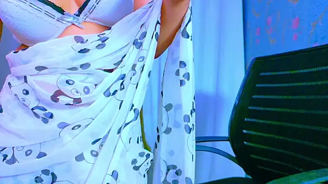 Snapshot of Aashika-Kaur chatting on March 11, 3:48 am Aashika-Kaur online show from March 11, 3:48 am