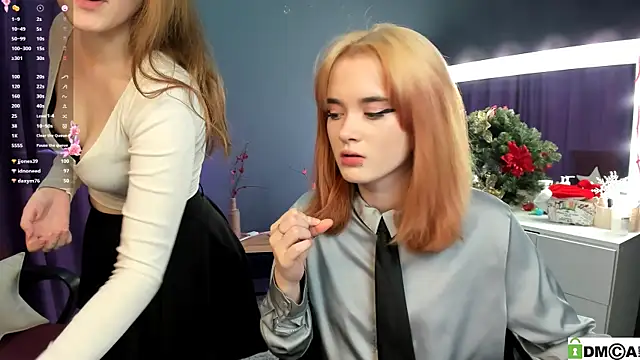 Snapshot of liana_kisses chatting on December 30, 2:09 am liana kisses online show from December 30, 2:09 am