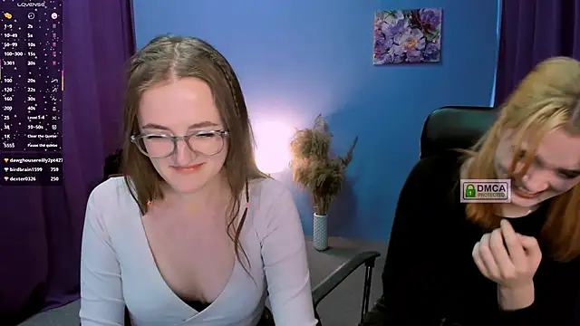 Snapshot of liana_kisses chatting on January 20, 11:43 pm liana kisses online show from January 20, 11:43 pm