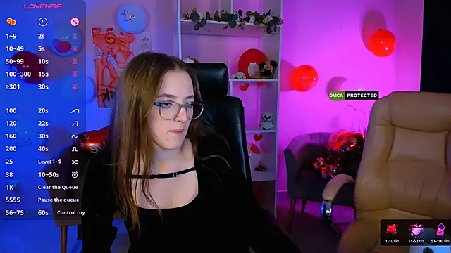 Snapshot of liana_kisses chatting on February 15, 2:58 am liana kisses online show from February 15, 2:58 am