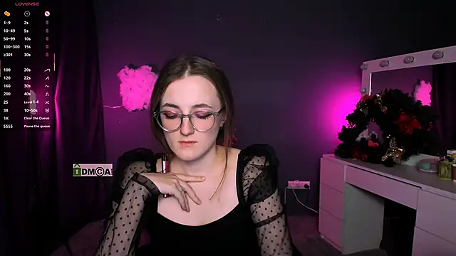 Snapshot of liana_kisses chatting on February 27, 2:53 am liana kisses online show from February 27, 2:53 am