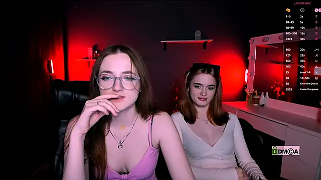 Snapshot of liana_kisses chatting on March 4, 11:32 pm liana kisses online show from March 4, 11:32 pm