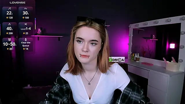 Snapshot of liana_kisses chatting on March 9, 2:07 am liana kisses online show from March 9, 2:07 am