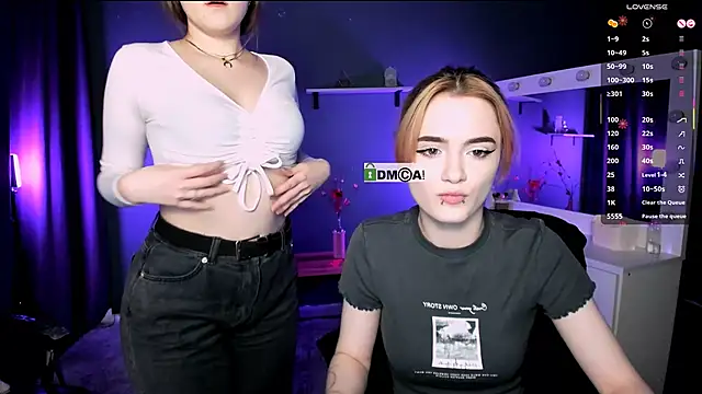 Snapshot of liana_kisses chatting on March 15, 7:59 pm liana kisses online show from March 15, 7:59 pm