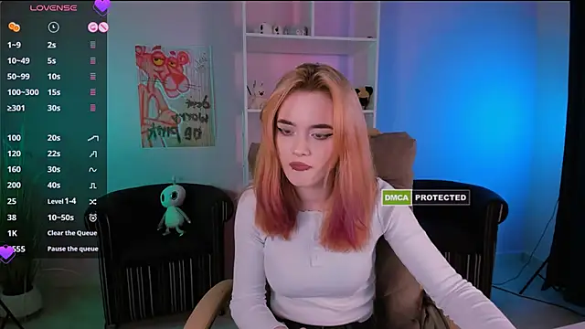 Snapshot of liana_kisses chatting on March 19, 1:54 am liana kisses online show from March 19, 1:54 am