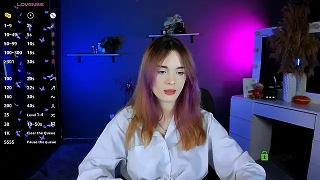 Snapshot of liana_kisses chatting on September 12, 7:03 pm liana kisses online show from September 12, 7:03 pm