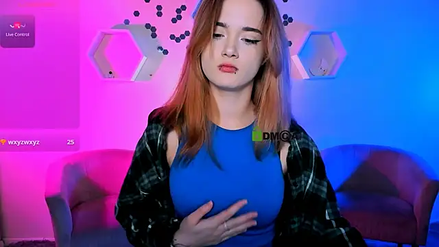 Snapshot of liana_kisses chatting on November 21, 8:40 pm liana kisses online show from November 21, 8:40 pm