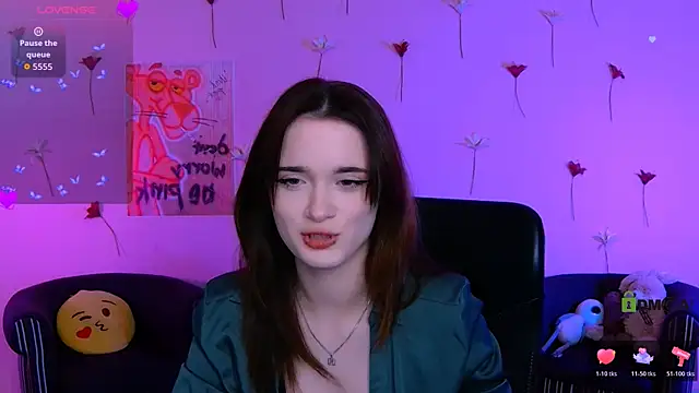 liana kisses online show from April 24, 7:38 pm