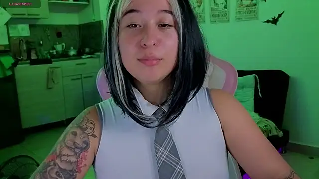 Snapshot of FernandaOrtegaaa chatting on May 20, 12:17 am FernandaOrtegaaa online show from May 20, 12:17 am