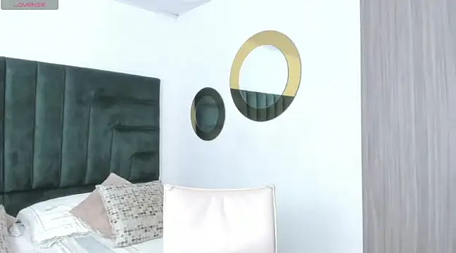 Snapshot of BarbaraKnox_ chatting on December 19, 12:12 pm BarbaraKnox online show from December 19, 12:12 pm