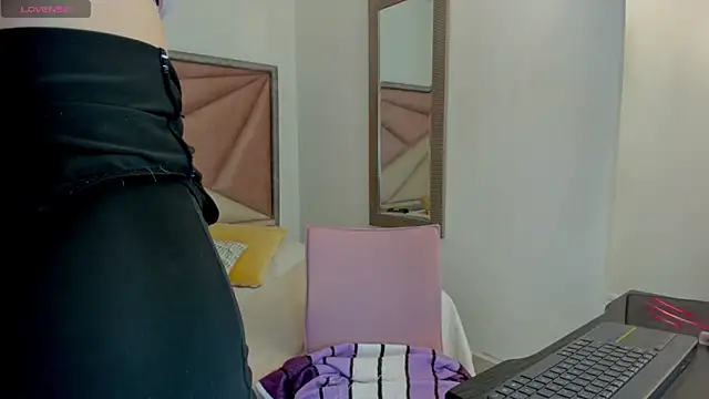 BarbaraKnox  online show from April 22, 11:56 am